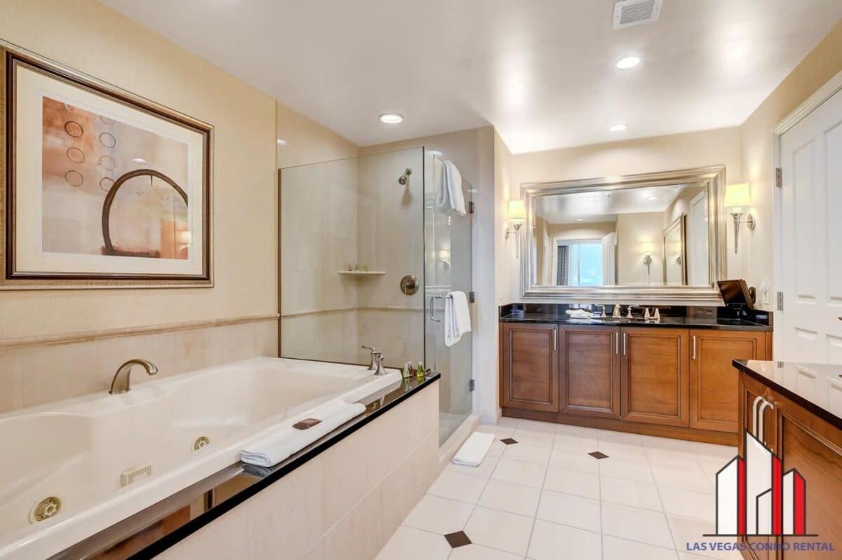 Signature 2br3ba F1 View Balcony Ste 08-801 And 03 * Las Vegas