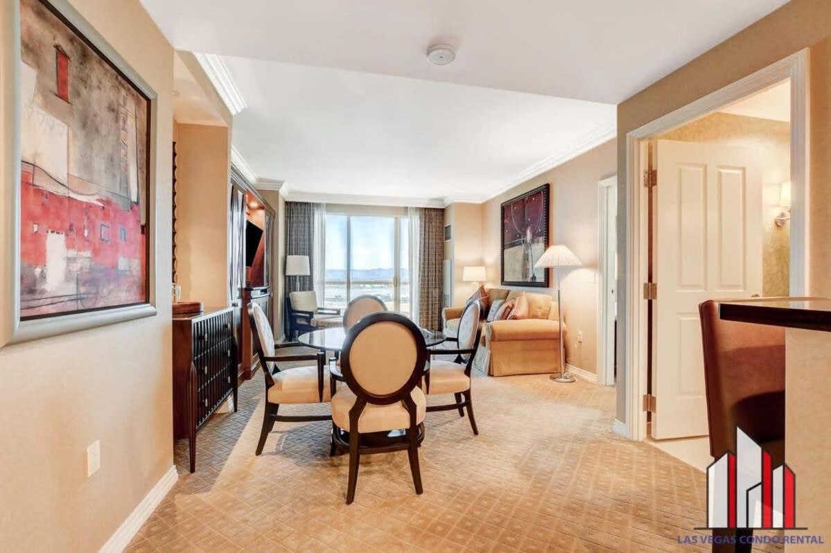 Signature 2br3ba F1 View Balcony Ste 08-801 And 03 Holiday home Las Vegas